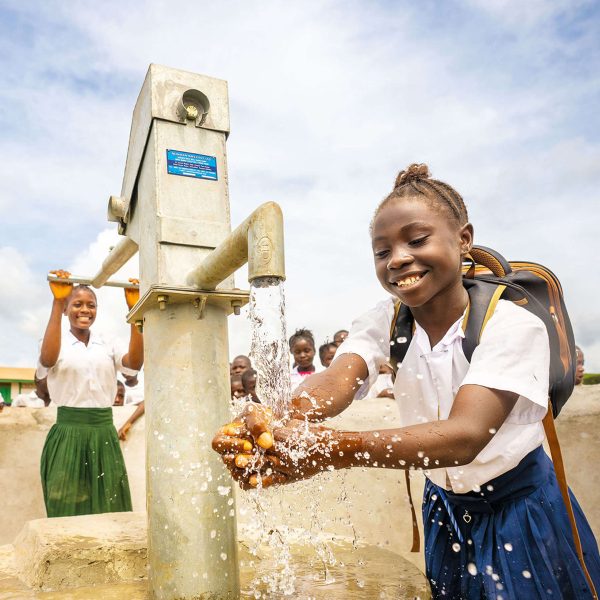 Help Build a Well for Lynda's Birthday - Image 4